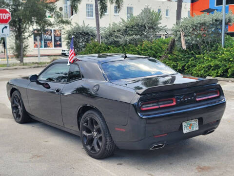 2018 Dodge Challenger SXT Plus