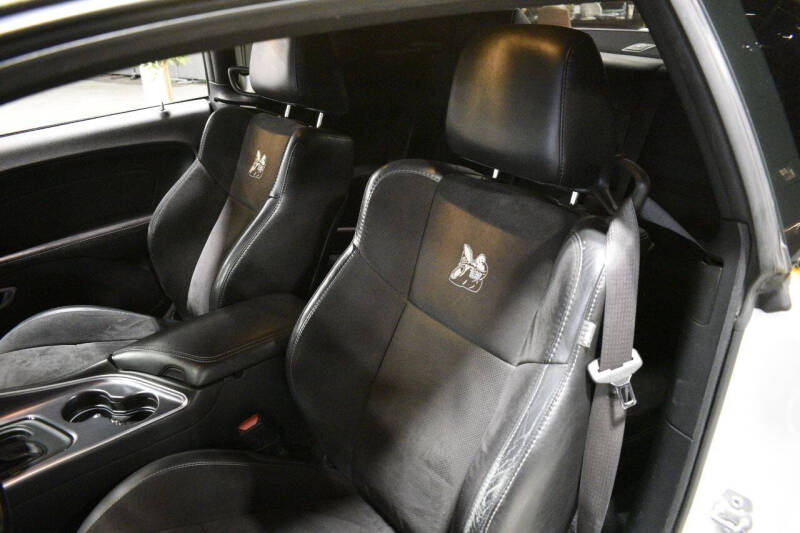 2018 Dodge Challenger 392 HEMI Scat Pack Shaker