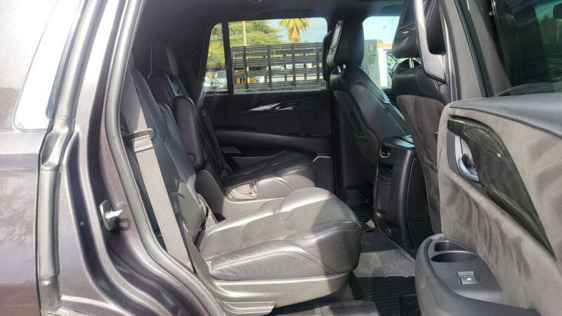 2018 Cadillac Escalade Platinum