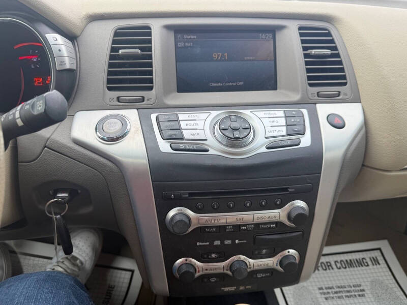 2010 Nissan Murano LE