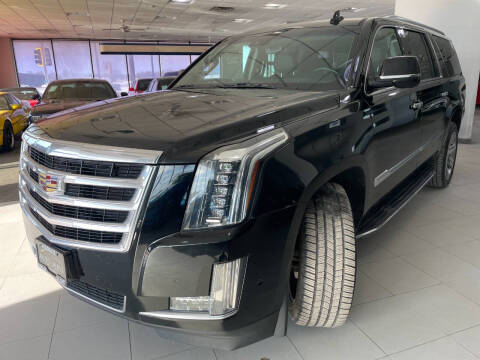 2018 Cadillac Escalade ESV Luxury