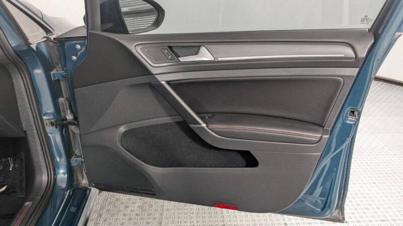 2018 Volkswagen Golf GTI SE