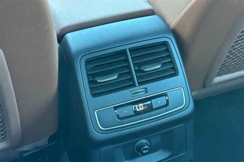 2021 Audi A4 quattro Premium 40 TFSI