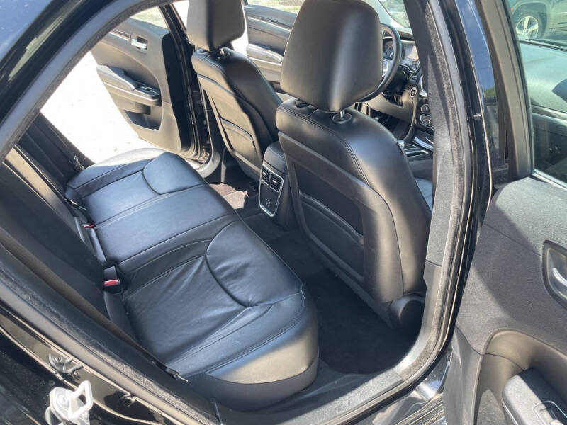 2017 Chrysler 300 Limited