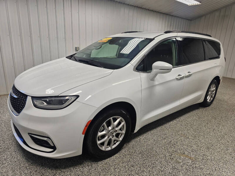 2022 Chrysler Pacifica Touring L's photo