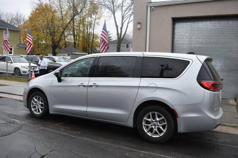 2024 Chrysler Pacifica Touring L