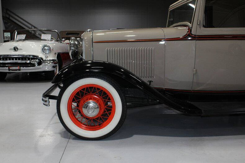 1932 Ford Model 18