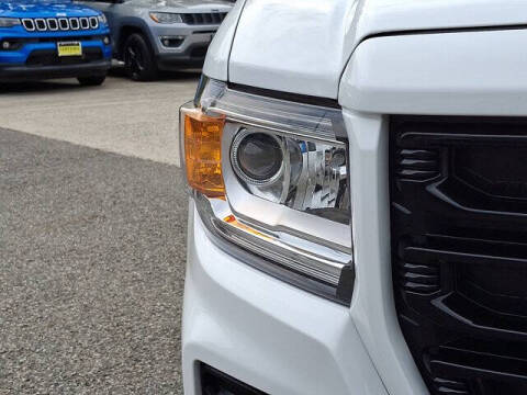 2022 GMC Canyon Elevation Standard