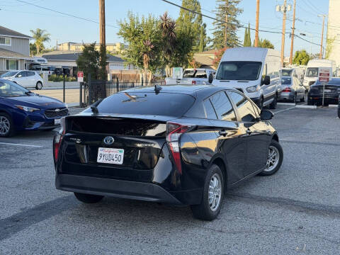 2016 Toyota Prius Three