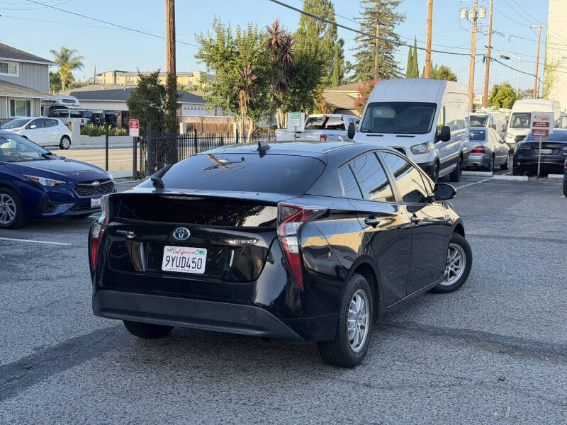 2016 Toyota Prius Three