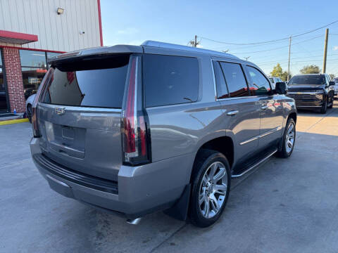 2017 Cadillac Escalade Luxury