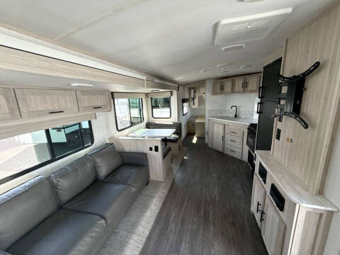 2022 Cruiser RV Shadow
