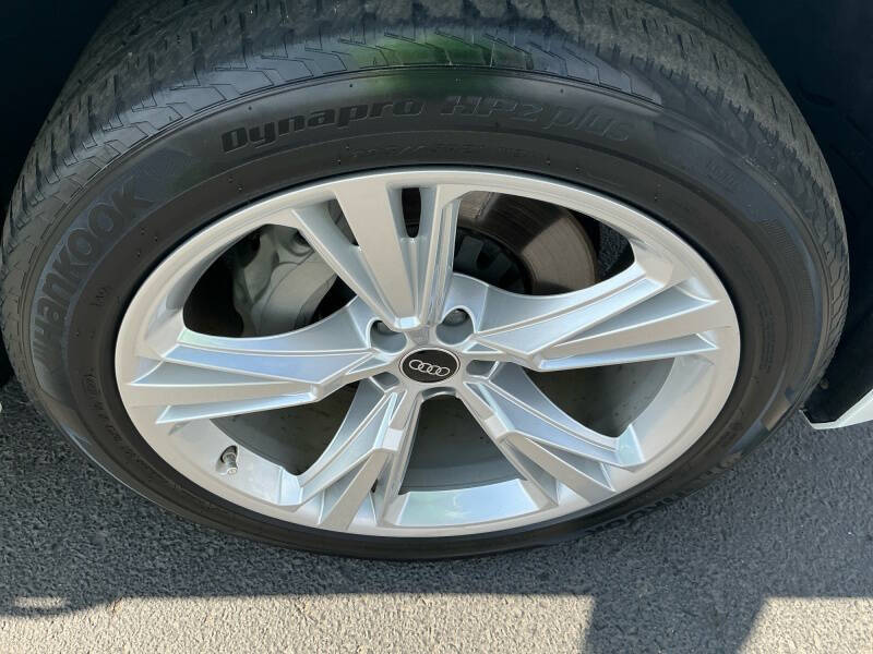 2022 Audi Q8 quattro Premium 55 TFSI