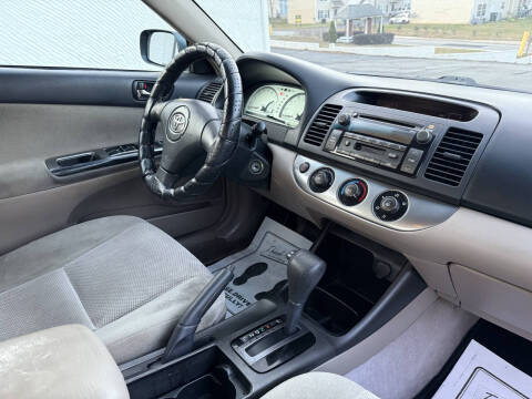 2004 Toyota Camry LE