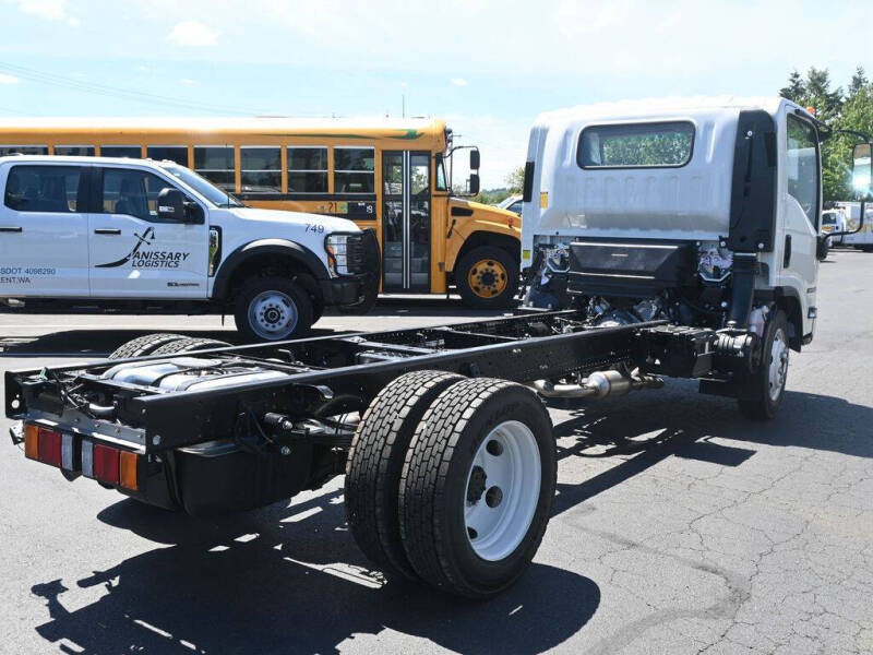 2025 Isuzu NPRGASHD 1F3