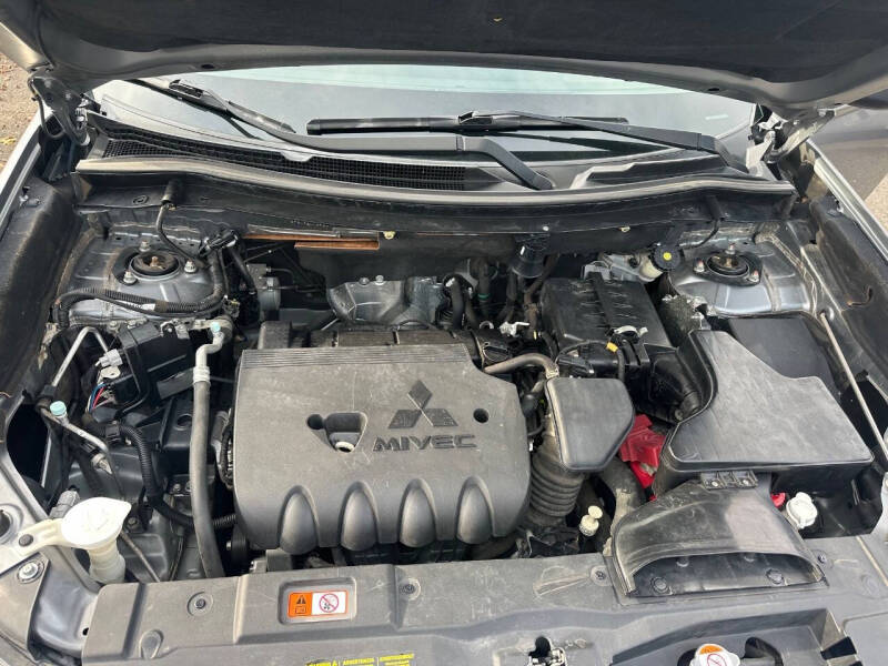 2016 Mitsubishi Outlander ES