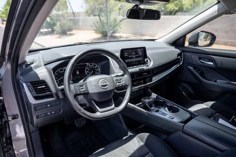 2025 Nissan Rogue SV