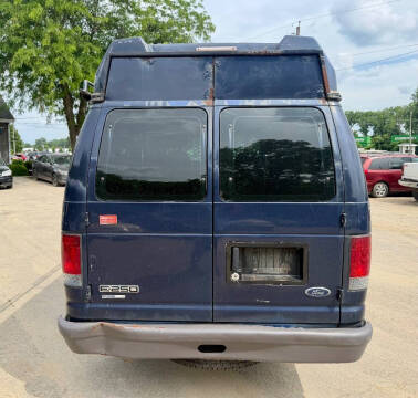 2006 Ford E-Series E-250