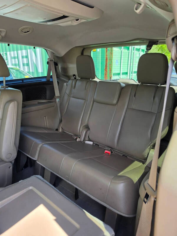 2011 Volkswagen Routan