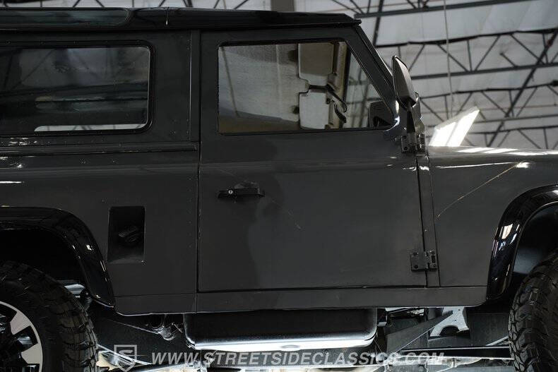 1987 Land Rover Defender