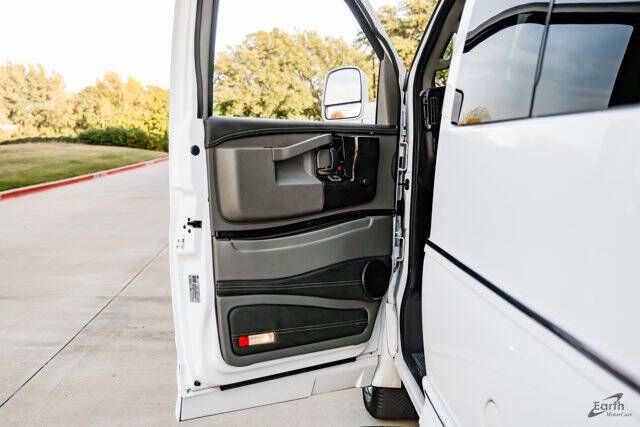 2023 Chevrolet Express 2500