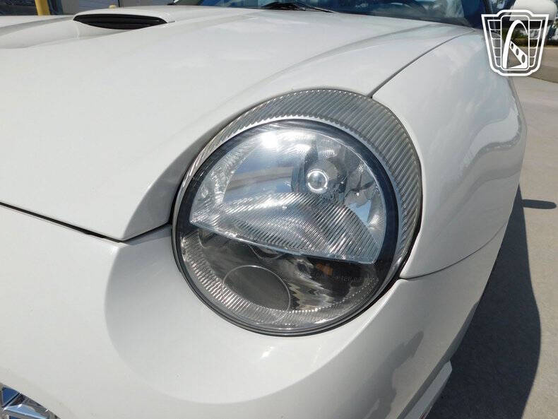 2002 Ford Thunderbird Deluxe