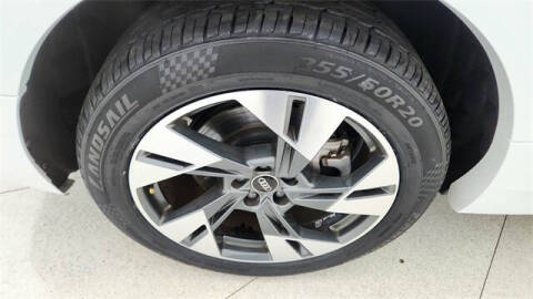 2022 Audi e-tron quattro Premium