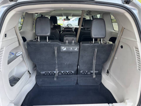 2017 Chrysler Pacifica Touring-L