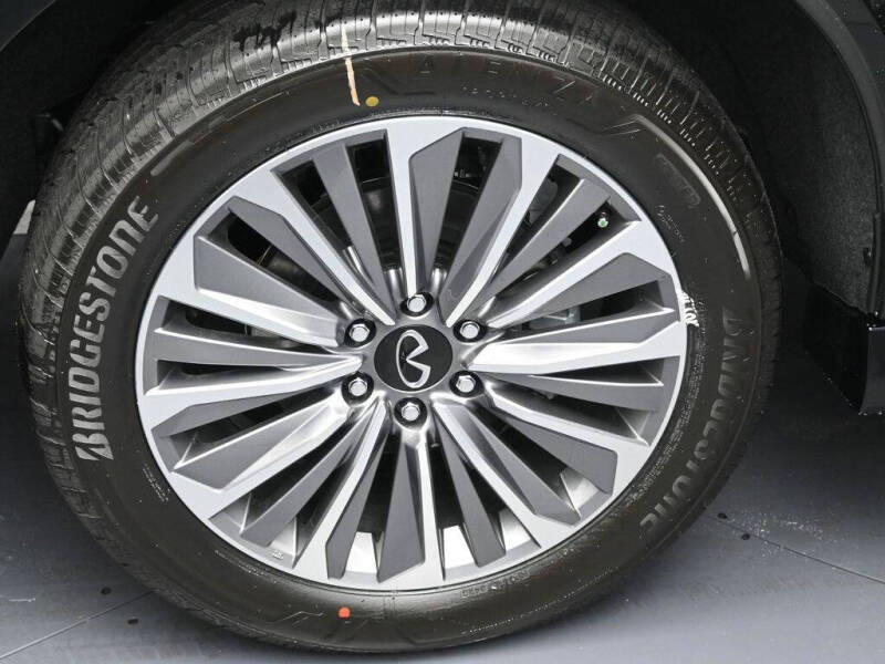 2026 Infiniti QX80 Luxe