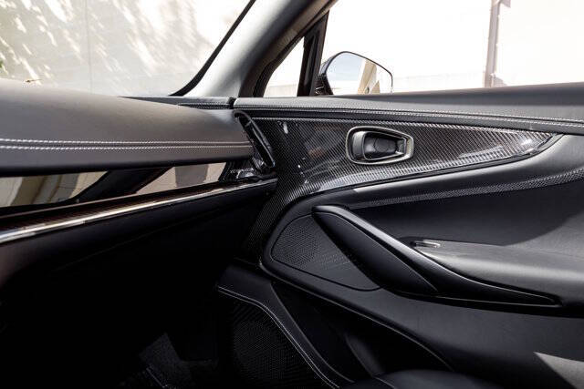 2026 Aston Martin DBX 707