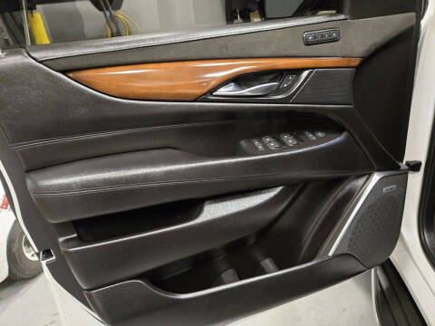 2018 Cadillac Escalade ESV Luxury