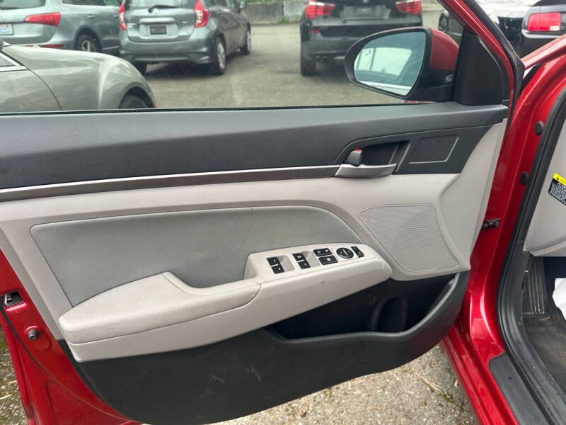 2018 Hyundai Elantra