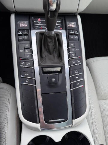 2017 Porsche Macan S