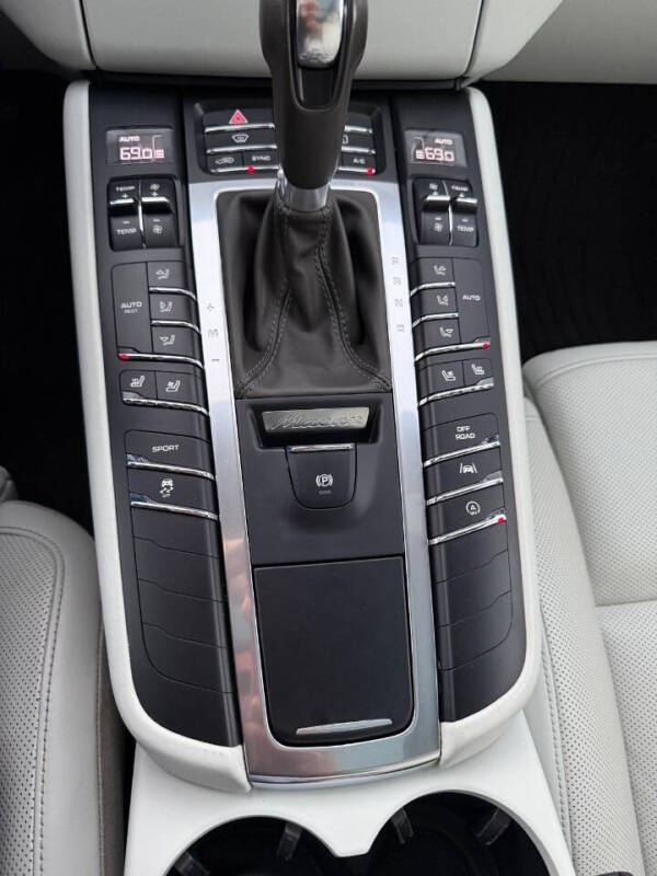 2017 Porsche Macan S