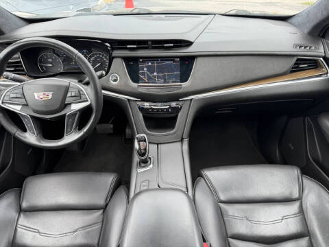 2017 Cadillac XT5 Platinum