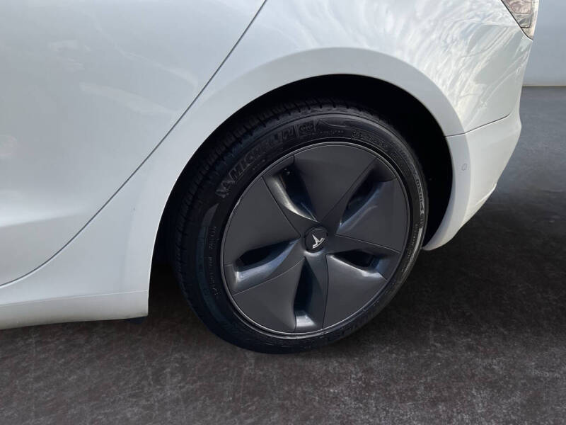 2019 Tesla Model 3 Mid Range