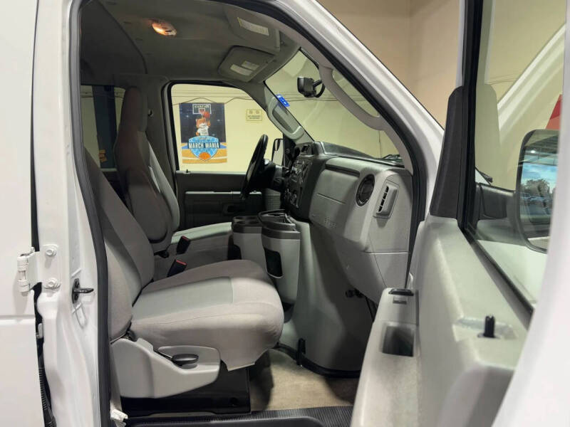 2014 Ford E-Series E-350 SD XLT