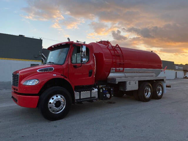 2020 Freightliner M2 106 