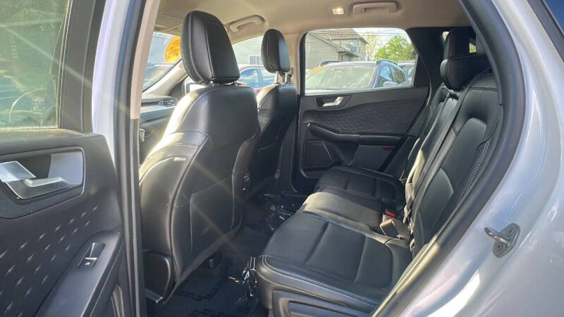 2020 Ford Escape SEL