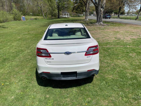 2014 Ford Taurus SEL