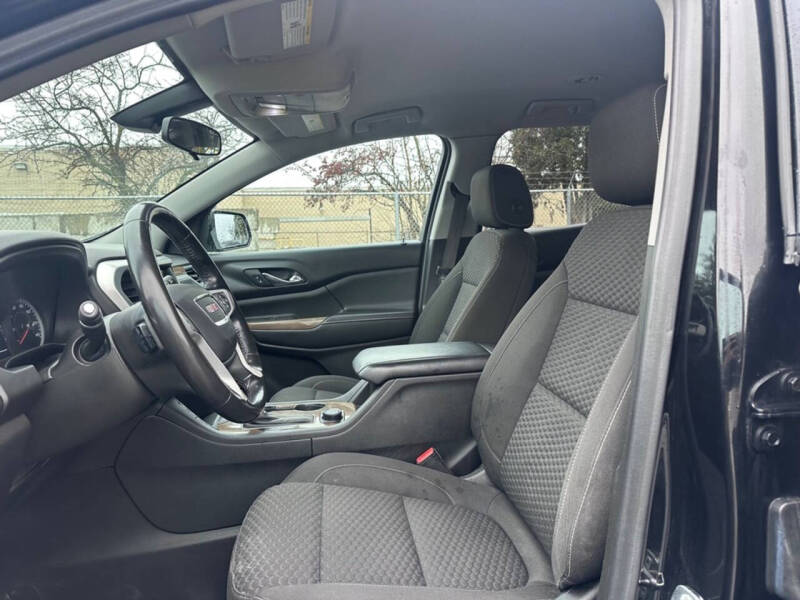 2018 GMC Acadia SLE-2