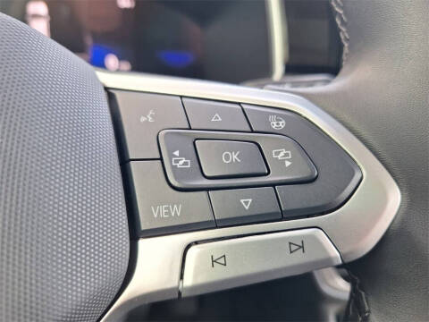 2026 Volkswagen Taos SE Black