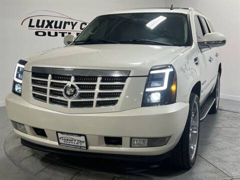 2007 Cadillac Escalade for sale at Luxury Car Outlet in West Chicago IL
