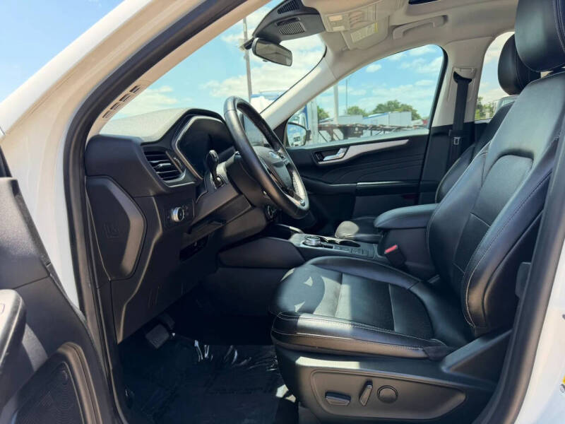 2022 Ford Escape SEL