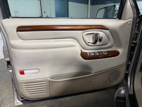 2000 Cadillac Escalade