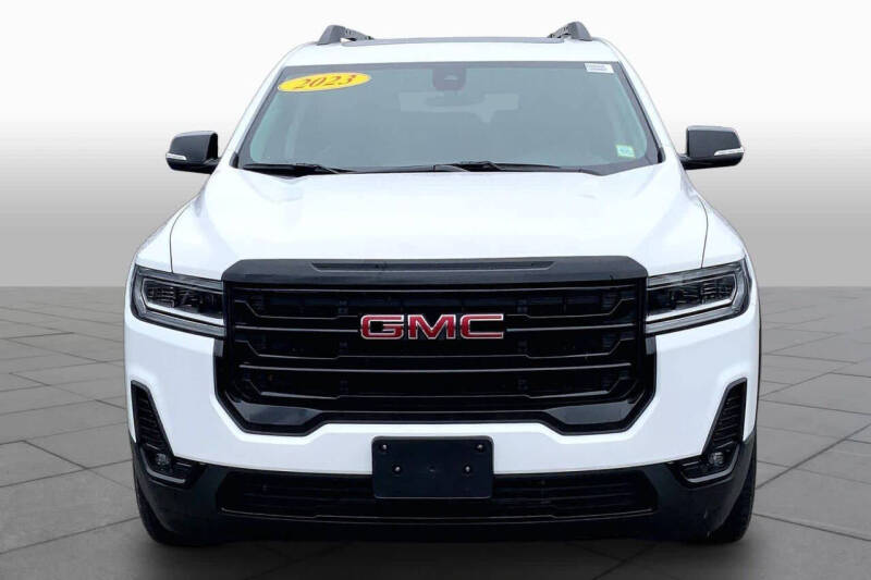 2023 GMC Acadia SLT