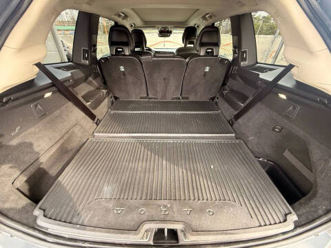 2018 Volvo XC90 T6 Momentum