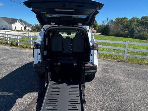 2025 Toyota Sienna LE 8-Passenger