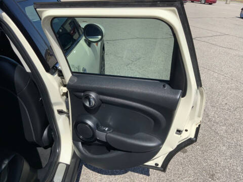 2017 MINI Hardtop 4 Door Cooper