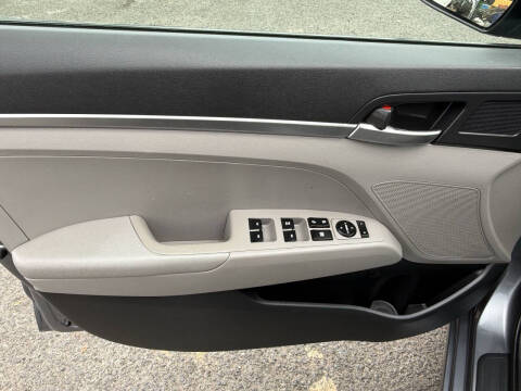 2019 Hyundai Elantra SE